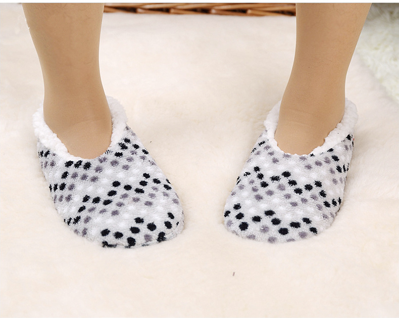 indoor  slippers