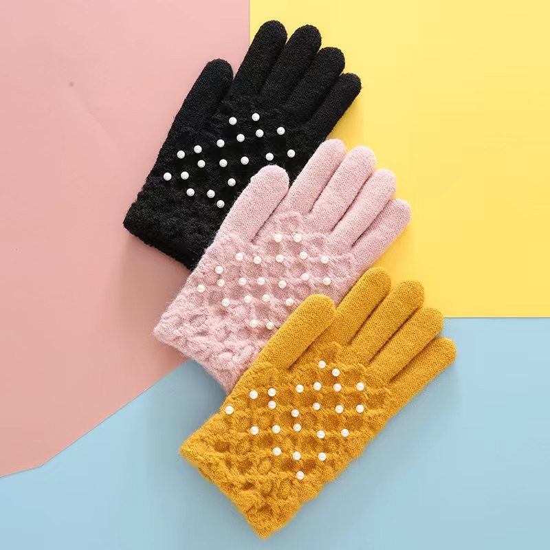 knitting   gloves 